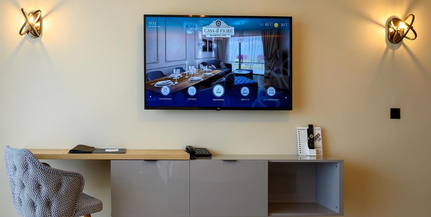 Casa Di Fiore Spa And Medical Hotel, Mineral Pools & Private Beach Kranevo Extérieur photo A television with a built-in room automation system